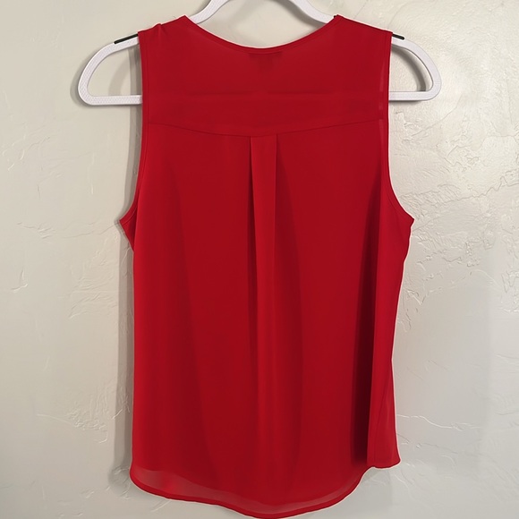 Ann Taylor like new sleeveless ruffle top - Picture 4 of 6